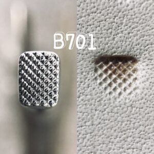 B701 (チェック太/べべラ)