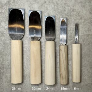 革包丁 24mm (青棒付き: 研磨剤) 火造り品